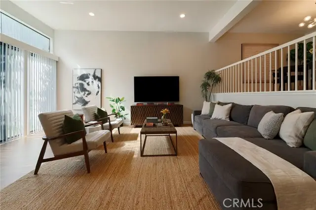 13925 Riverside Drive, Sherman Oaks, CA 91423 - #2
