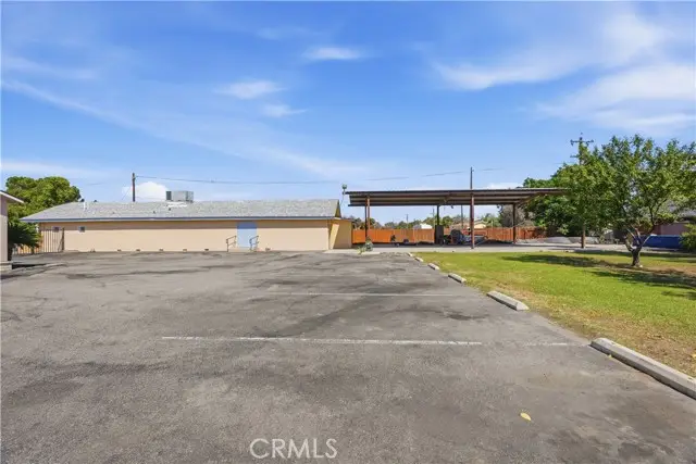 325 McCord Ave, Bakersfield, CA 93308 - #2