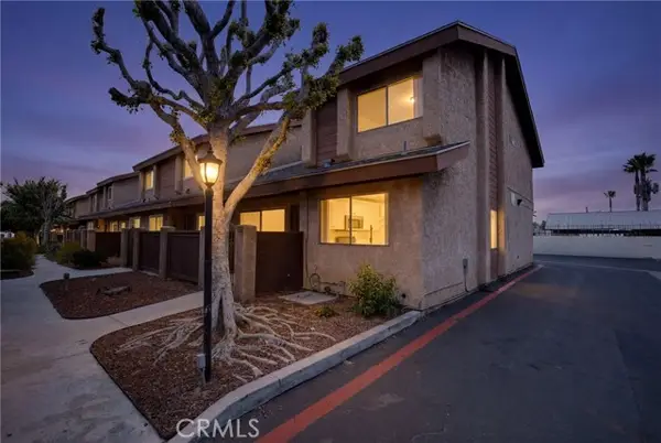 8435 Columbus Avenue  #17, North Hills, CA 91343