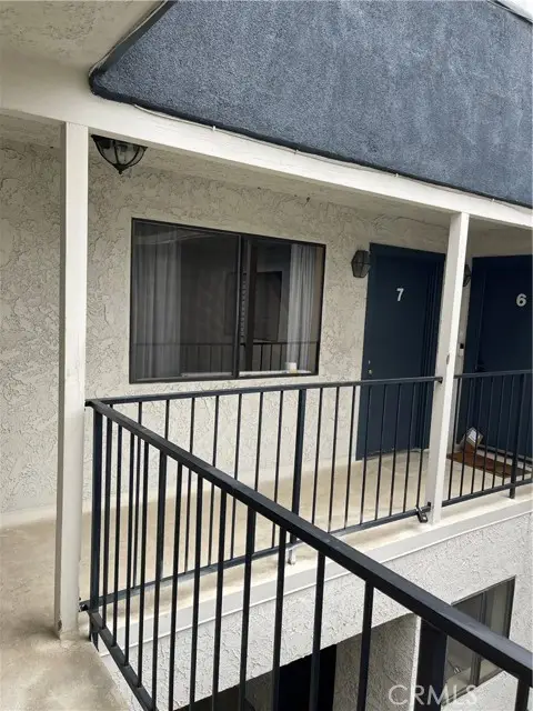 141 Parkwood Ave  #7, Pasadena, CA 91107 - #2