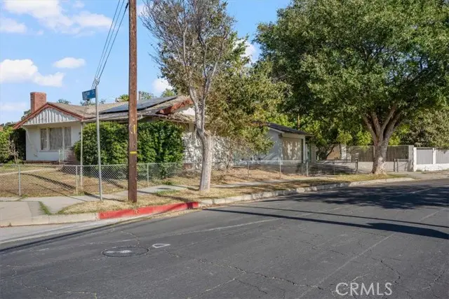22154 Burton, Canoga Park, CA 91304 - #2