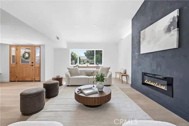 6646 Petit Avenue, Lake Balboa, CA 91406 - #2