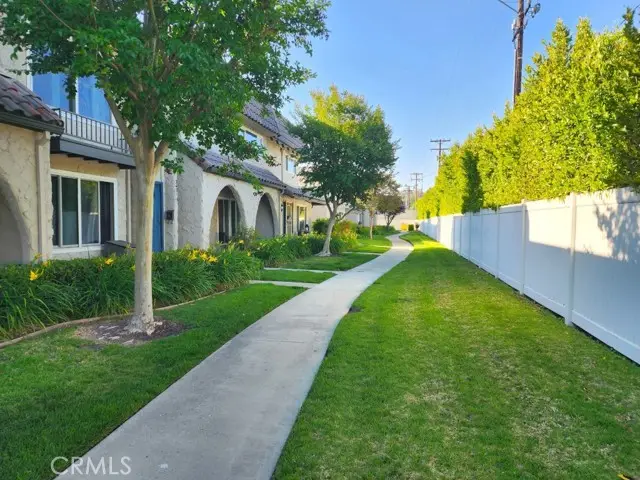 24223 La Glorita Circle, Newhall, CA 91321 - #2