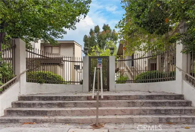 18433 Hatteras, Tarzana, CA 91356 - #2