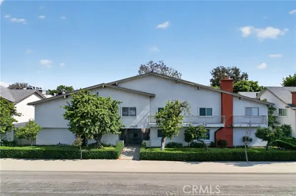 18547 Collins Street  #B23, Tarzana, CA 91356