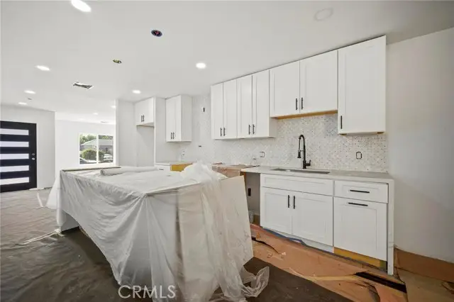 5776 Hesperia Avenue, Encino, CA 91316 - #3