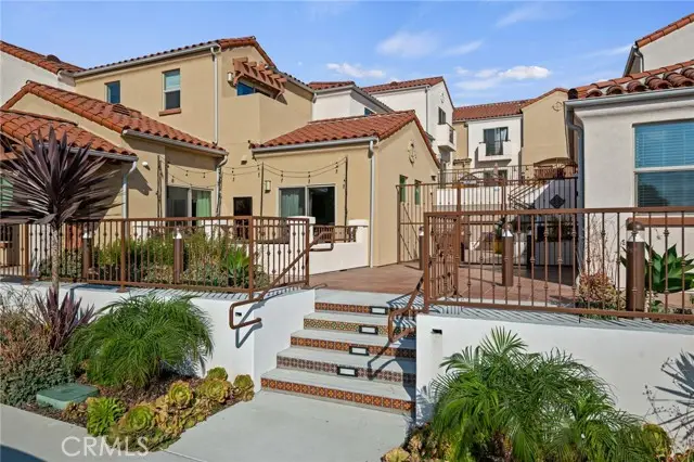44 Coronado Street  #202, San Buenaventura Ventura, CA 93001 - #2