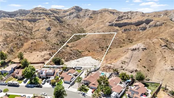 15221 Poppy Meadow, Canyon Country, CA 91387