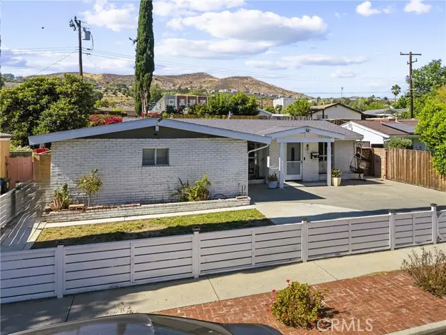 19347 Four Oaks Street, Canyon Country, CA 91351 - #2