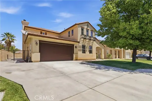 2207 Beechwood, Lancaster, CA 93535
