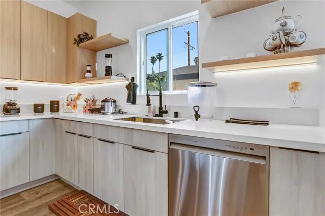 6900 Corbin Avenue, Reseda, CA 91335 - #3