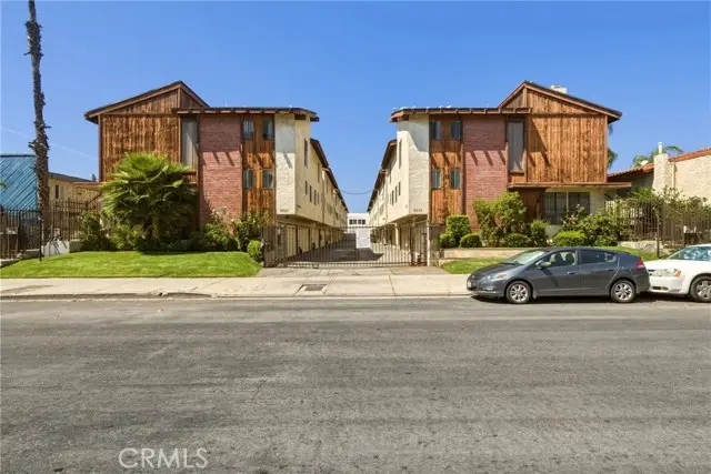 8933 Willis  #15, Panorama City, CA 91402 - #2
