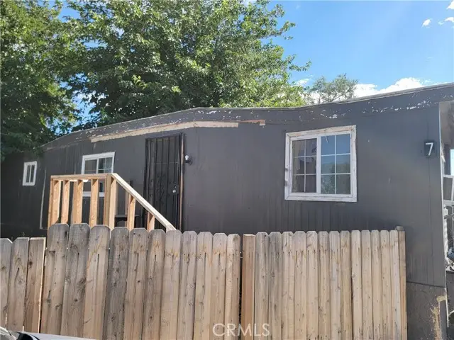 45541 30th St East  #7, Lancaster, CA 93535 - #2
