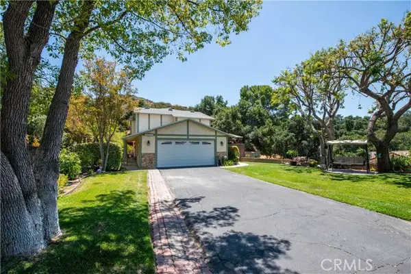 25023 Everett, Newhall, CA 91321