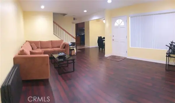 18526 Mayall  #I, Northridge, CA 91324