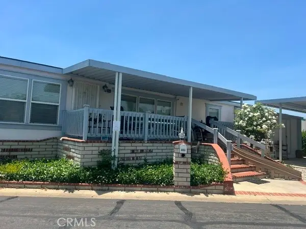 8811 Canoga Avenue  #303, Canoga Park, CA 91304