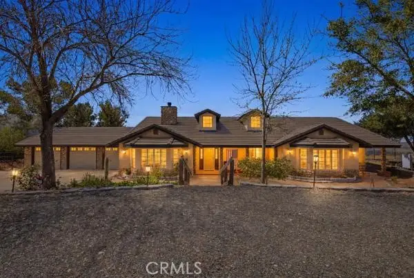 9722 Hierba, Santa Clarita, CA 91390
