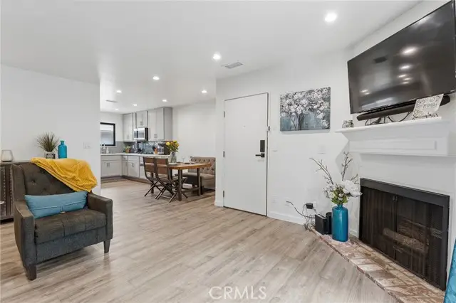 10221 Oklahoma Avenue  #38, Chatsworth, CA 91311 - #2