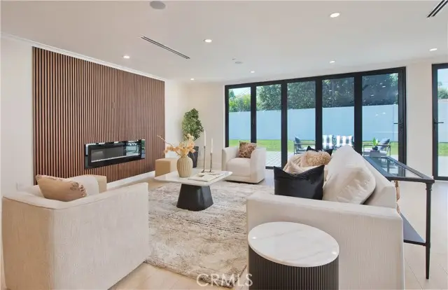 16158 Magnolia, Encino, CA 91436 - #3