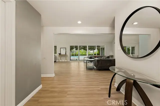 15701 Royal Ridge, Sherman Oaks, CA 91403 - #3