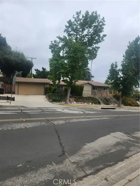 4600 Lauderdale Ave., La Crescenta, CA 91212 - #1