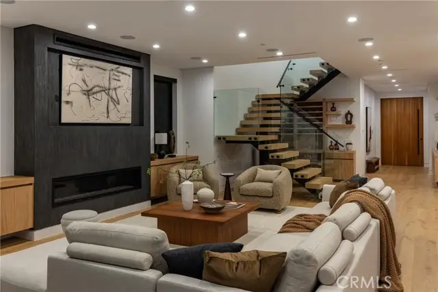 5109 Bluebell Avenue, Valley Village, CA 91607 - #3