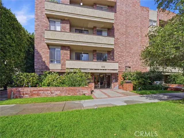 1315 roxbury dr  #204, Los Angeles, CA 90035 - #1