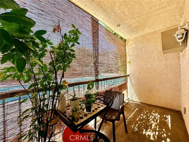 18307 Burbank, Tarzana, CA 91356 - #3