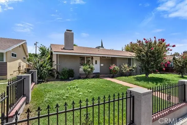 7942 De Soto Avenue, Canoga Park, CA 91304