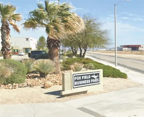 9 Great Western Dr, Lancaster, CA 93536