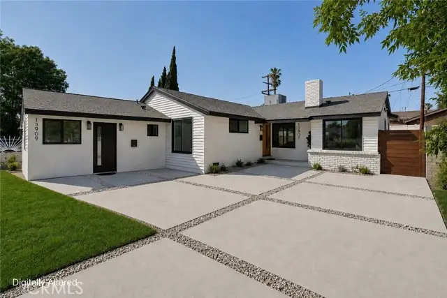 13907 Wyandotte Street, Van Nuys, CA 91405 - #1