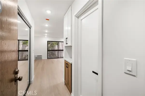 22100 Burbank  #250f, Woodland Hills, CA 91367