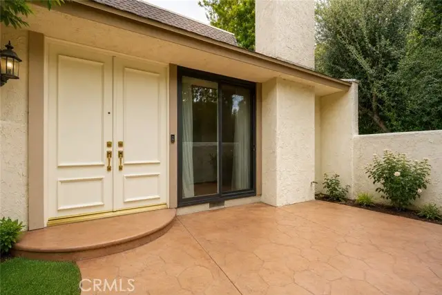 6121 Shoup Avenue  #6, Woodland Hills, CA 91367 - #3