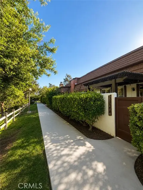 22540 Jeffrey Mark Court  #4, Chatsworth, CA 91311 - #2