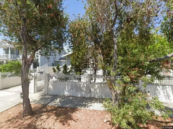 1123 Alexandria, Los Angeles, CA 90029