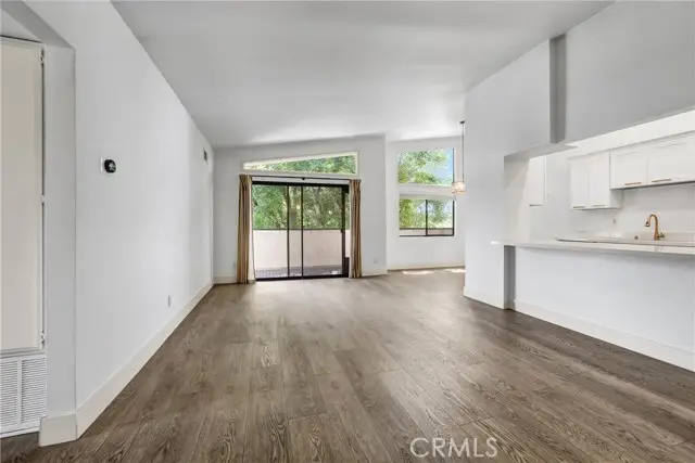 5805 Whitsett Avenue  #201, Valley Village, CA 91607 - #3