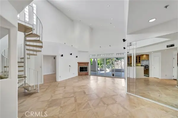 4477 Woodman Avenue  #305, Sherman Oaks, CA 91423