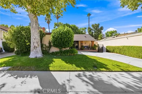 25317 Via Brasa, Valencia, CA 91355