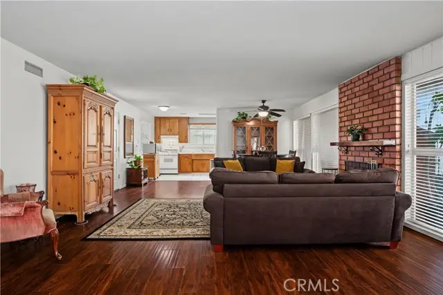 7921 Fallbrook, West Hills, CA 91304 - #2