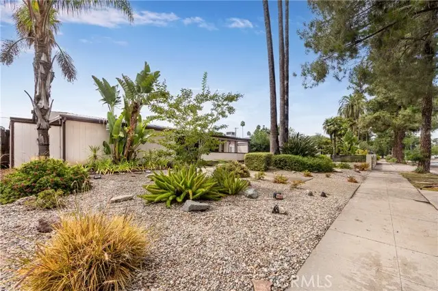 19760 Victory, Woodland Hills, CA 91367 - #2