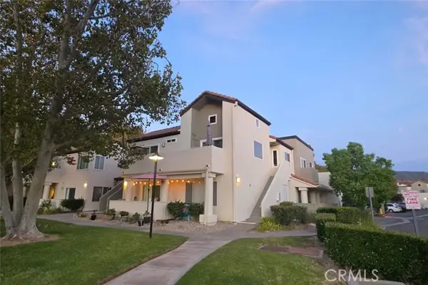 21227 Trumpet Drive  #202, Newhall, CA 91321