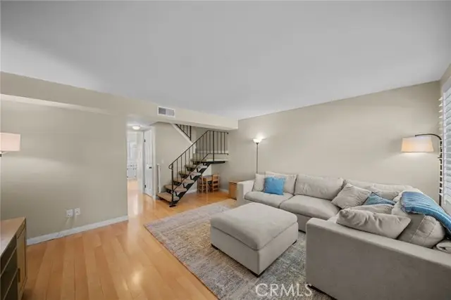 24307 La Glorita Circle, Newhall, CA 91321 - #3