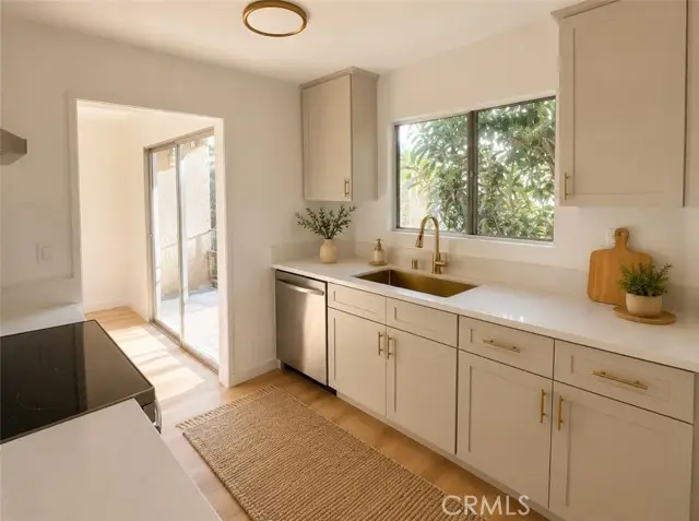 933 Cedar  #14, Inglewood, CA 90302 - #2