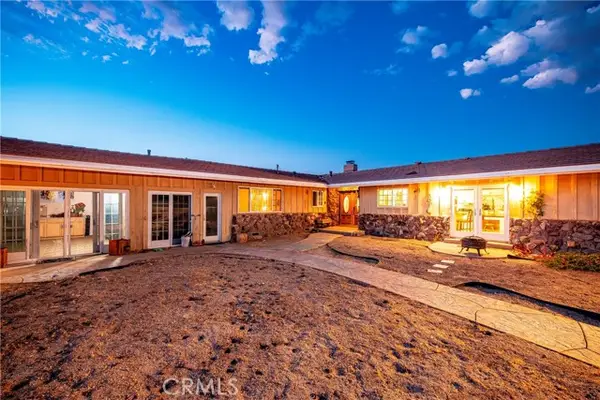 1032 Avenue S14, Palmdale, CA 93551