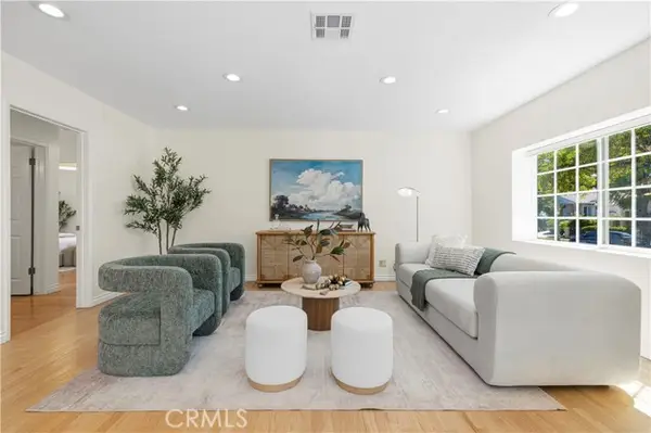 17621 Collins Street, Encino, CA 91316
