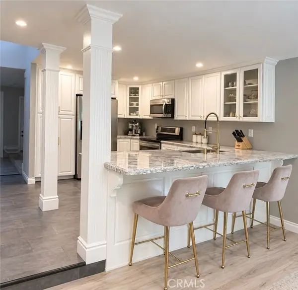 10151 Larwin  #3, Chatsworth, CA 91311