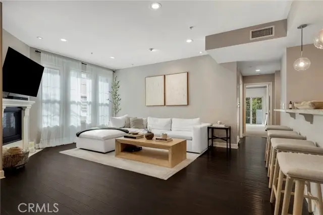10639 Woodbridge Street  #206, Toluca Lake, CA 91602 - #1