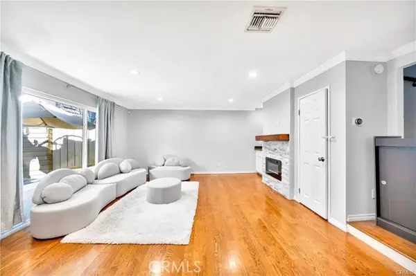18631 Collins  #10, Tarzana, CA 91356