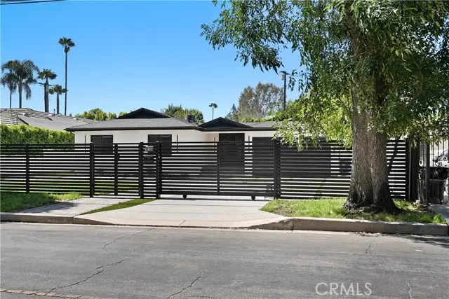16158 Magnolia, Encino, CA 91436 - #3