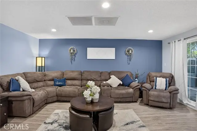 8330 Stansbury Avenue, Panorama City, CA 91402 - #2